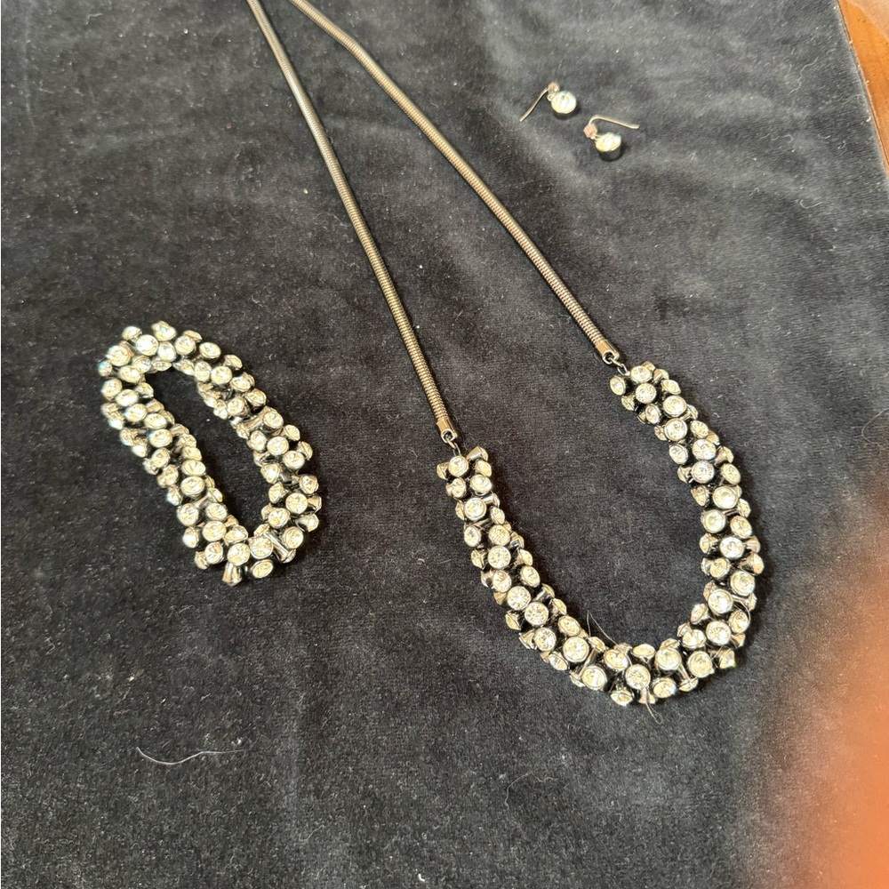 Elegant Silver Jewelry Set